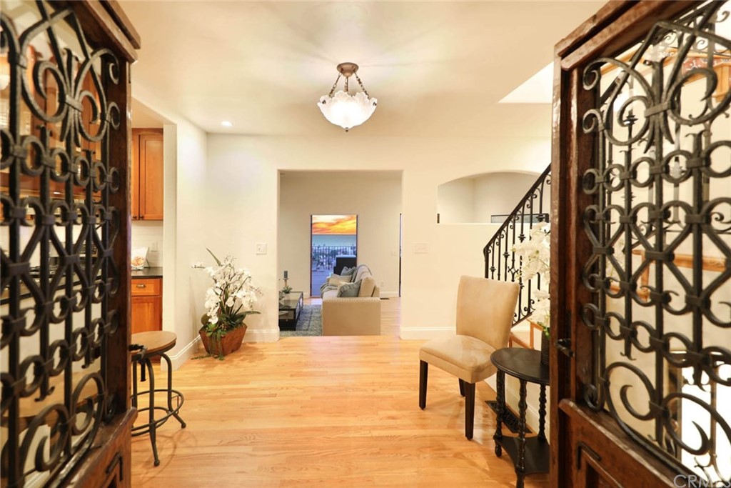 1107 Coast View Drive Laguna Beach, CA 92651 - Photo 43 of 48