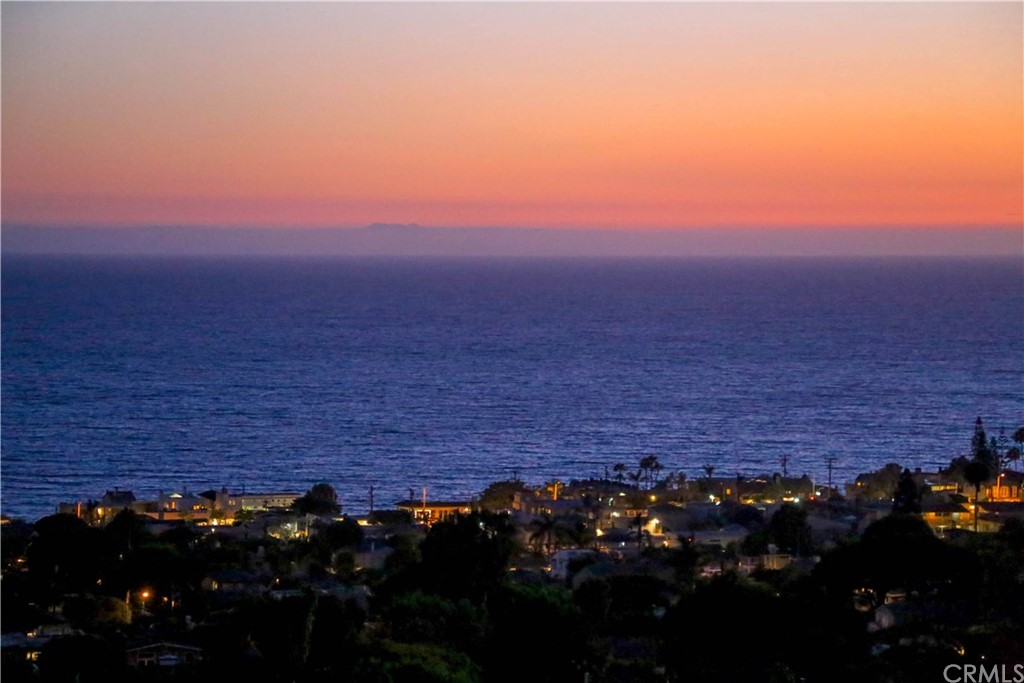 1107 Coast View Drive Laguna Beach, CA 92651 - Photo 10 of 48