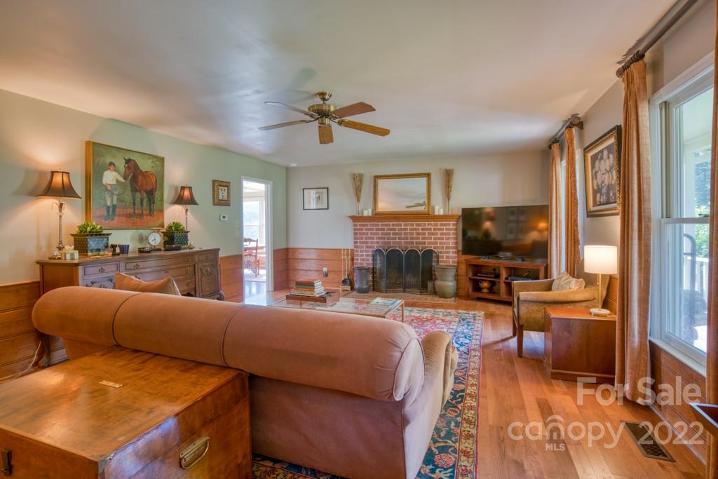 4290 Collinsville Road Columbus, NC 28722 - Photo 5 of 47 Gallery Image 5