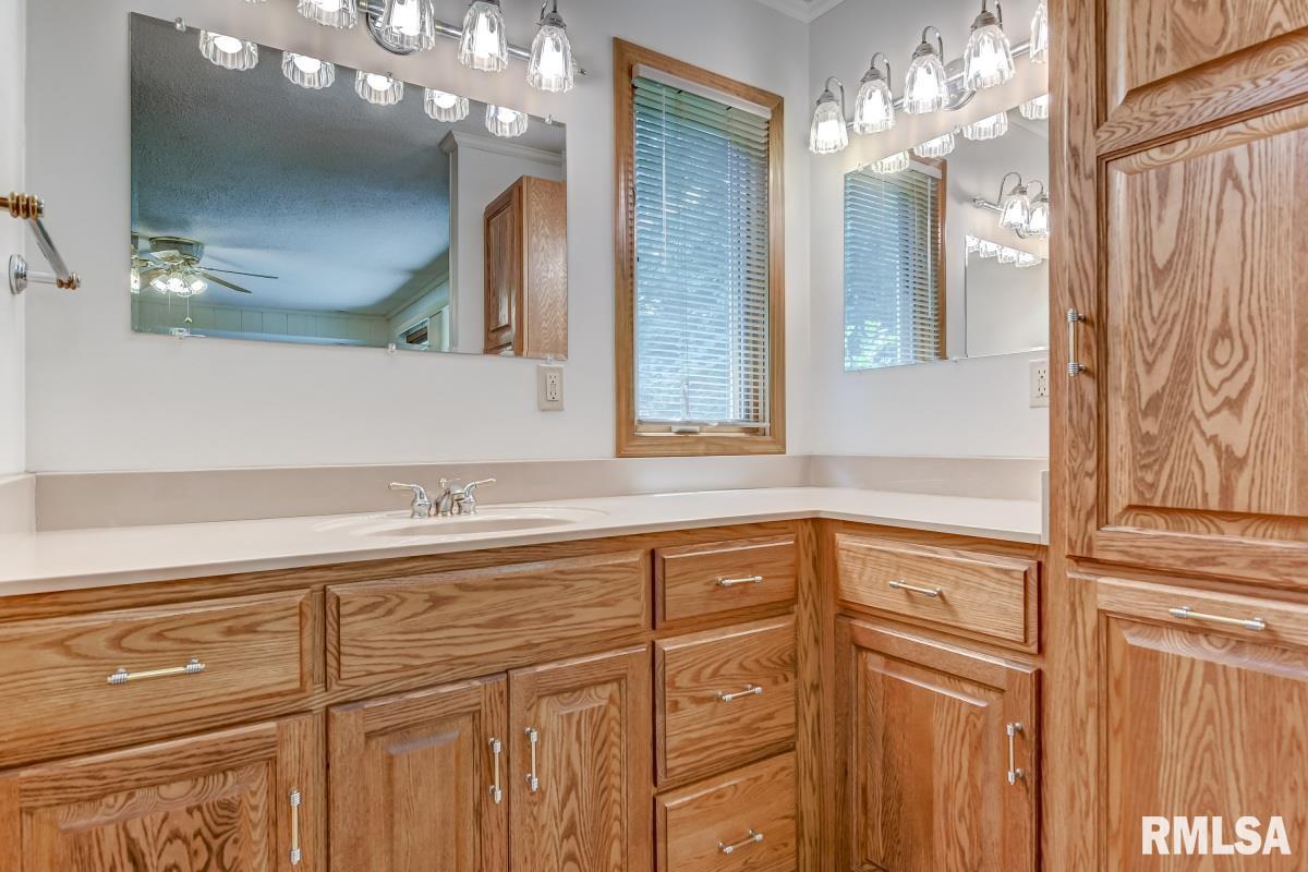 7601 Kunz Road Rochester, IL 62563 - Photo 23 of 54