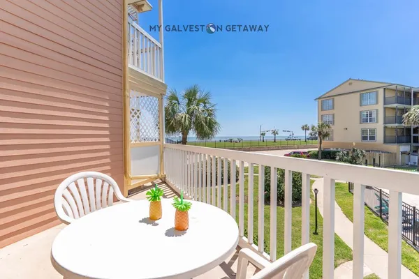 $1,300 | 6300 Seawall Boulevard, Unit 6105, Galveston, TX 77551