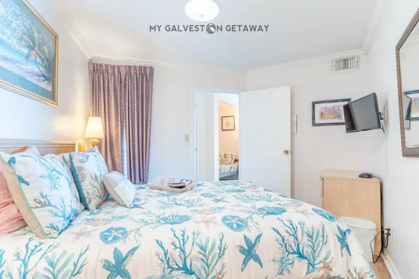 $1,300 | 6300 Seawall Boulevard, Unit 6105, Galveston, TX 77551