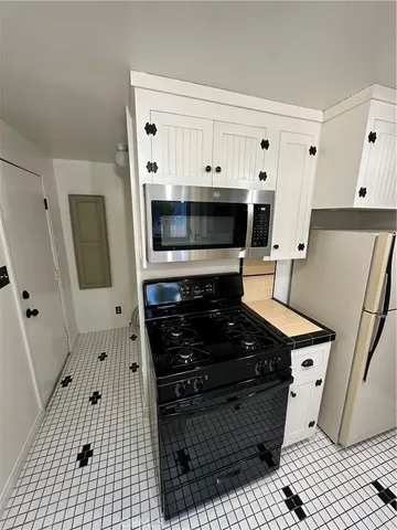 $2,795 | 3332 2nd Street, Riverside, CA 92501