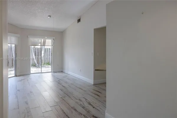 $3,850 | 10121 Northwest 51st Lane, Doral, FL 33178