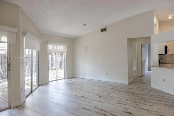 $3,850 | 10121 Northwest 51st Lane, Doral, FL 33178