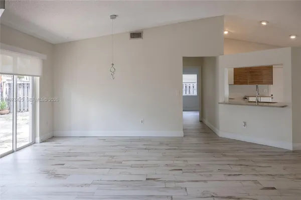 $3,850 | 10121 Northwest 51st Lane, Doral, FL 33178