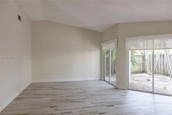$3,850 | 10121 Northwest 51st Lane, Doral, FL 33178