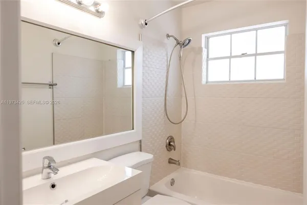 $3,850 | 10121 Northwest 51st Lane, Doral, FL 33178