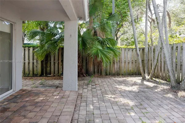 $3,850 | 10121 Northwest 51st Lane, Doral, FL 33178