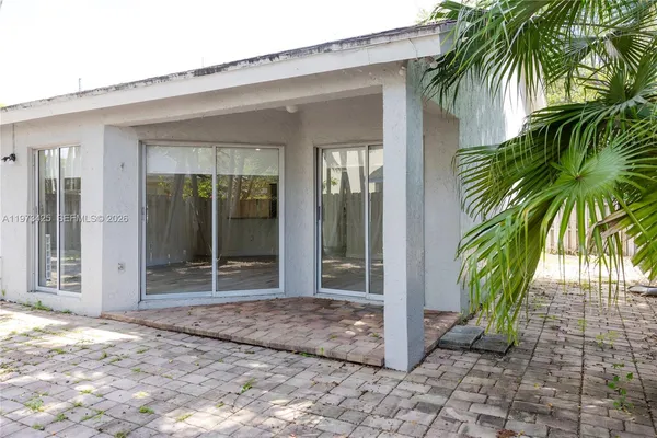 $3,850 | 10121 Northwest 51st Lane, Doral, FL 33178
