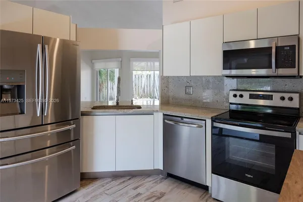 $3,850 | 10121 Northwest 51st Lane, Doral, FL 33178