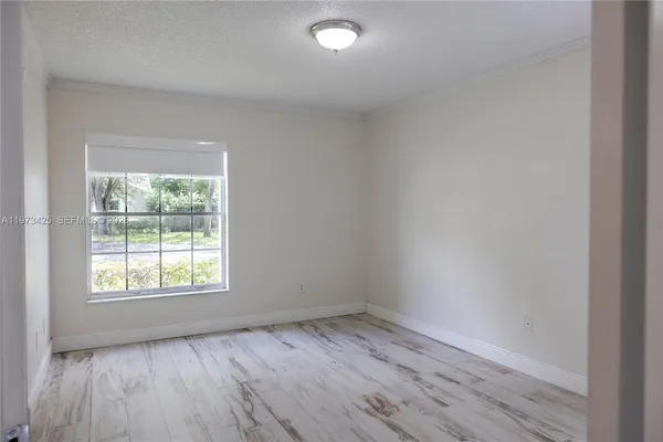 $3,850 | 10121 Northwest 51st Lane, Doral, FL 33178