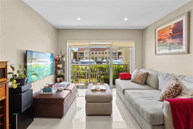$319,000 | 13810 Southwest 112th Street, Unit 102, Miami, FL 33186