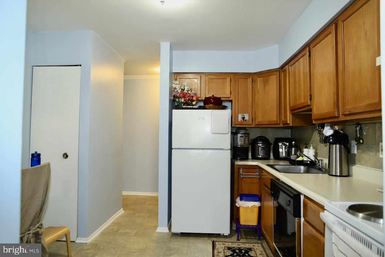 1104 Lisadale Circle, Unit 3A Baltimore, MD 21228 - Photo 4 of 20