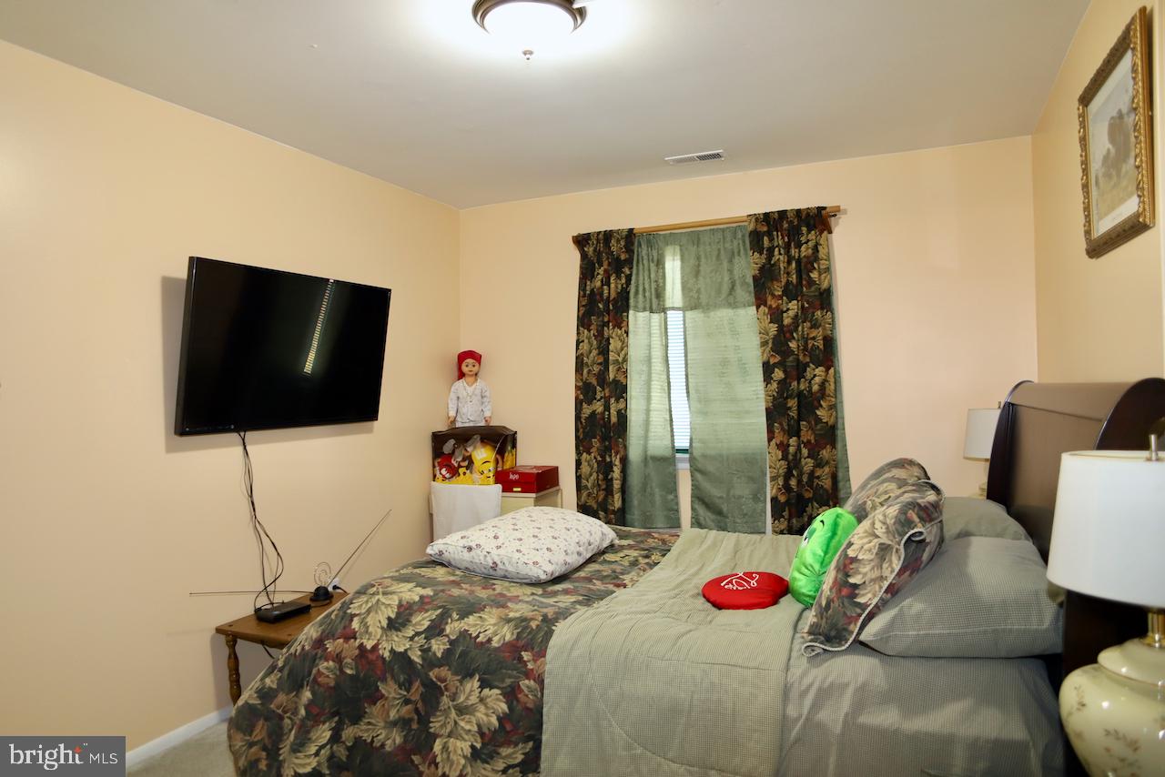 1104 Lisadale Circle, Unit 3A Baltimore, MD 21228 - Photo 9 of 20