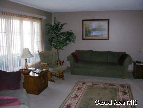 2824 Crown Point Springfield, IL 62704 - Photo 3 of 9 Gallery Image 3
