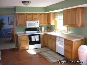 2824 Crown Point Springfield, IL 62704 - Photo 4 of 9 Gallery Image 4