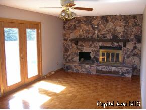 2824 Crown Point Springfield, IL 62704 - Photo 5 of 9 Gallery Image 5
