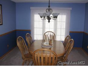 2824 Crown Point Springfield, IL 62704 - Photo 6 of 9 Gallery Image 6