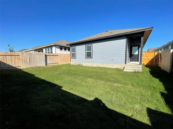 $1,900 | 125 Unforgiven Lane, Jarrell, TX 76537