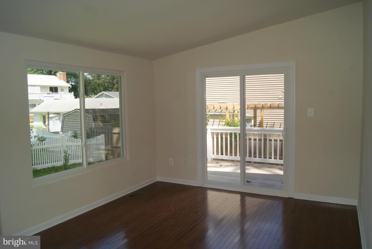 6098 Hill Road St. Leonard, MD 20685 - Photo 6 of 30 Living Room