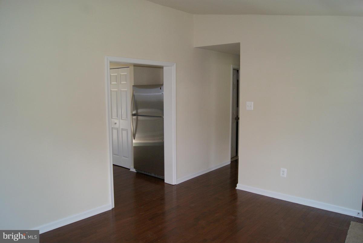 6098 Hill Road St. Leonard, MD 20685 - Photo 8 of 30 Living Room