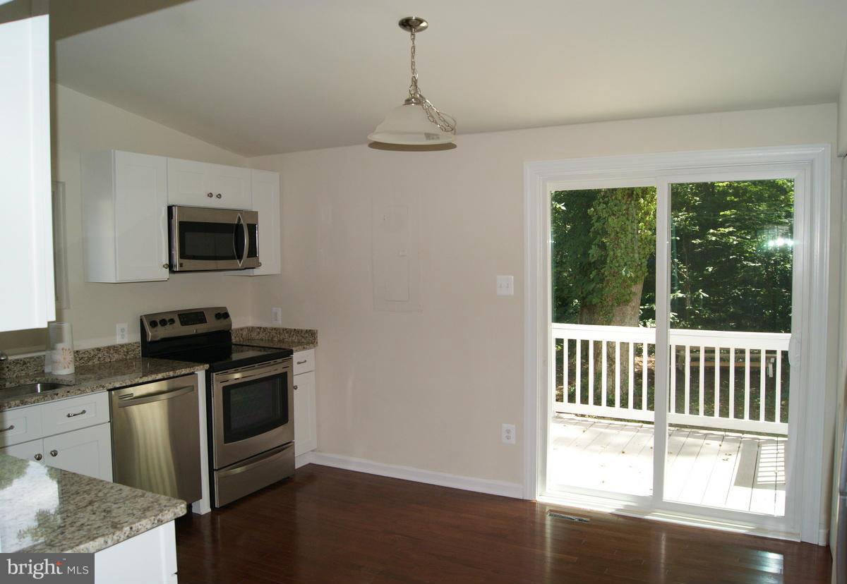 6098 Hill Road St. Leonard, MD 20685 - Photo 9 of 30 Kitchen