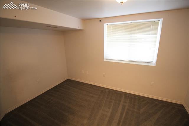 7525 Julynn Road Colorado Springs, CO 80919 - Photo 16 of 33