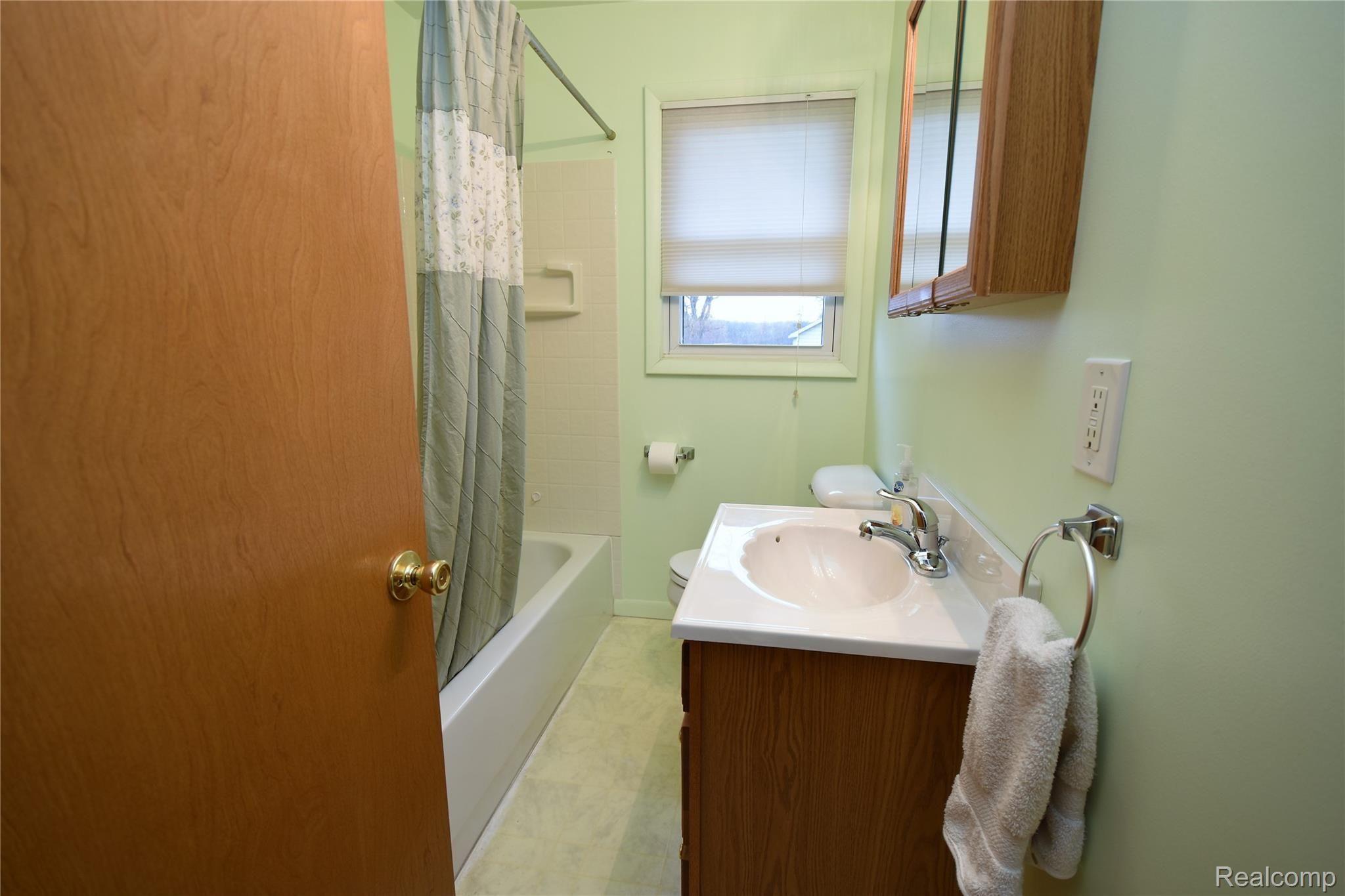 3248 South Morrish Road Swartz Creek, MI 48473 - Photo 9 of 21 DSC_5602.JPG