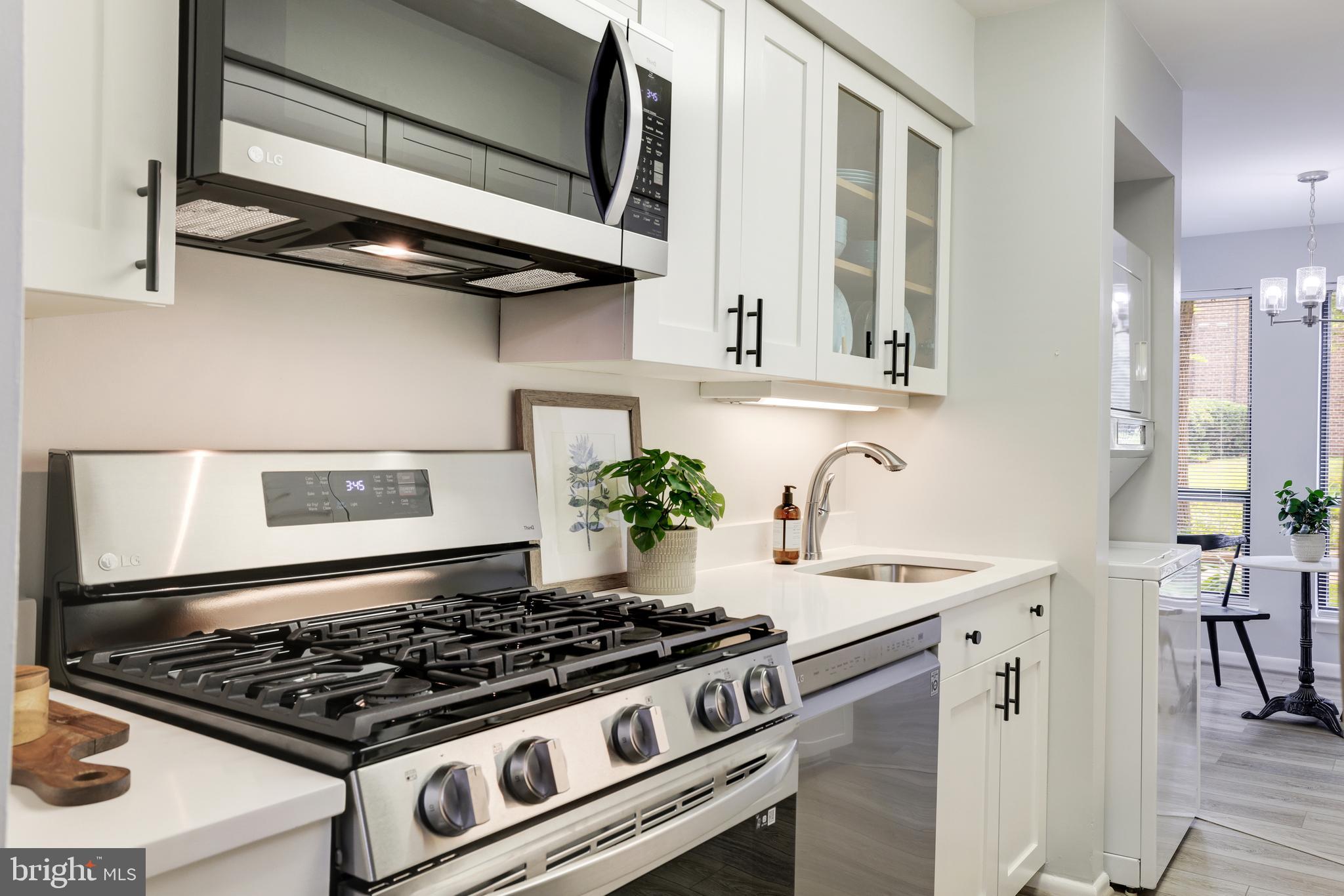 11224 Chestnut Grove Square, Unit 128 Reston, VA 20190 - Photo 20 of 41 Gallery Image 20