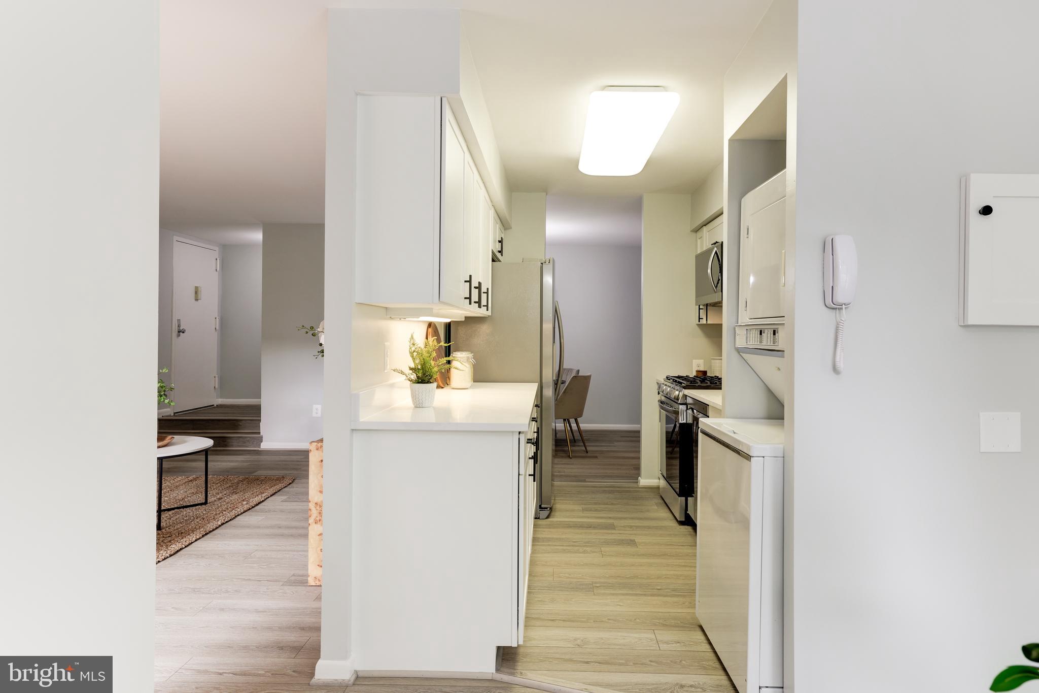 11224 Chestnut Grove Square, Unit 128 Reston, VA 20190 - Photo 25 of 41 Gallery Image 25