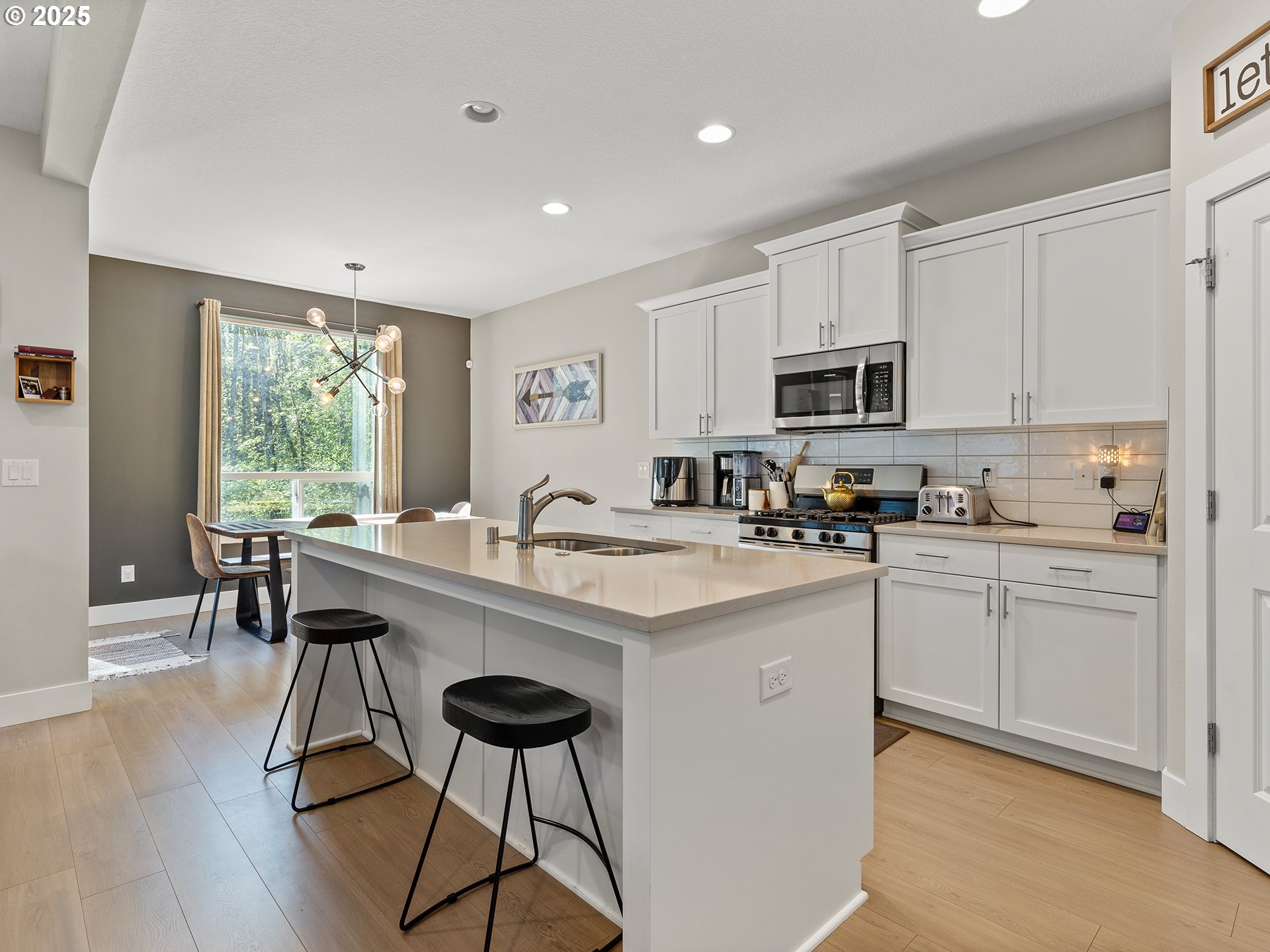 303 South 39th Drive Ridgefield, WA 98642 - Photo 2 of 19 Gallery Image 2