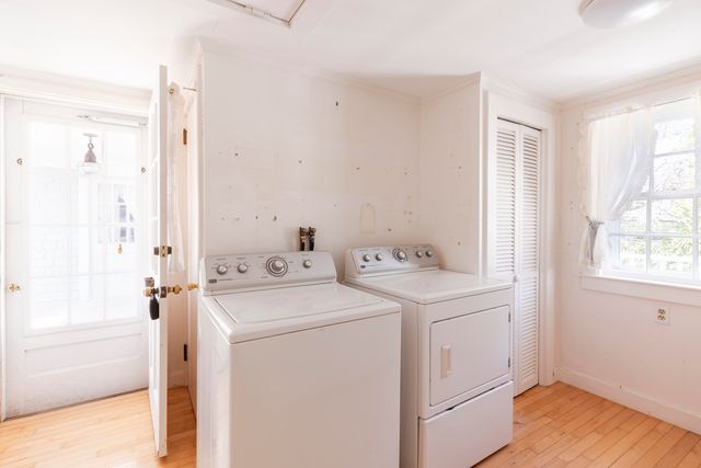 a view of utility room with washer and dryer