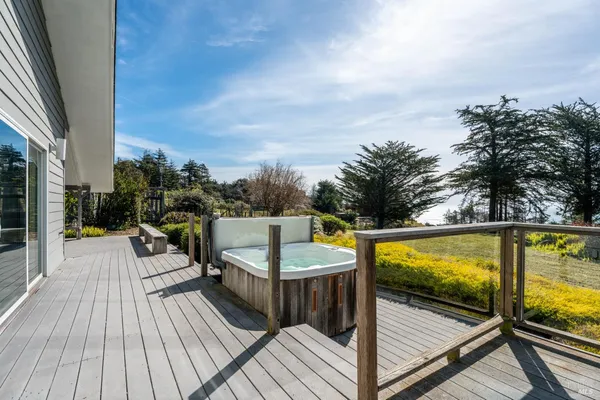 $1,650,000 | 46701 Iversen Drive, Gualala, CA 95445