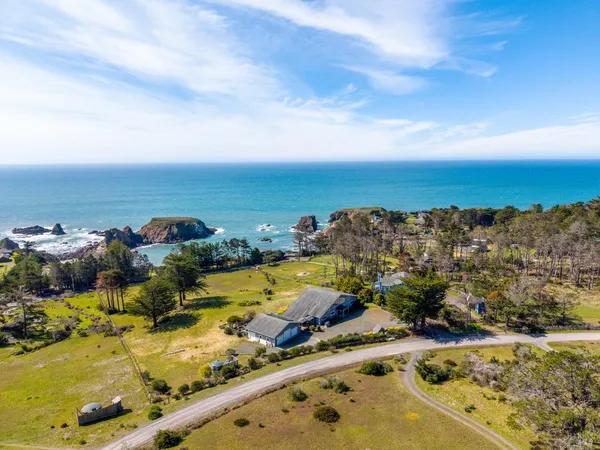 $1,650,000 | 46701 Iversen Drive, Gualala, CA 95445
