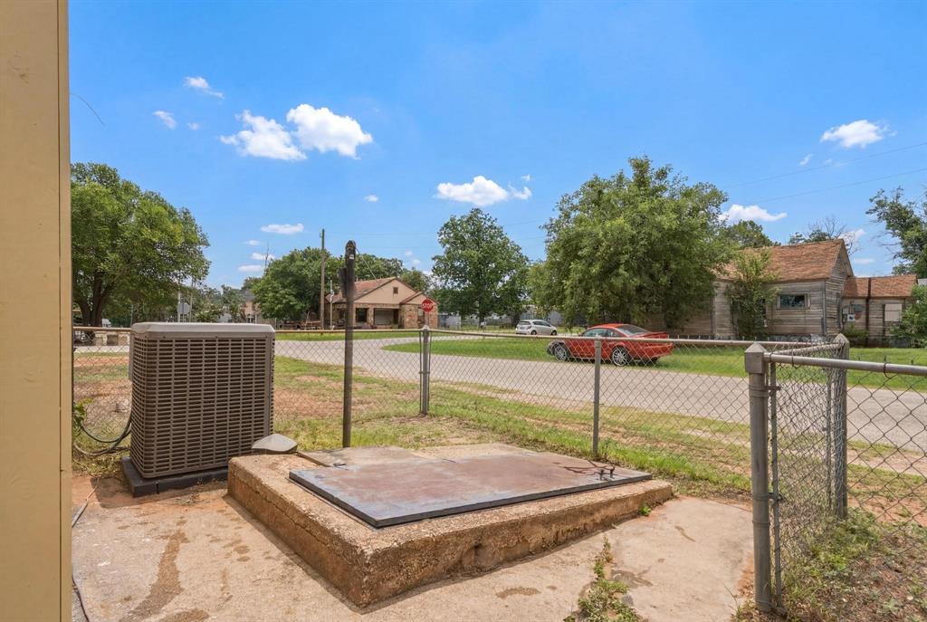 512 Yucca Street Merkel, TX 79536 - Photo 27 of 34