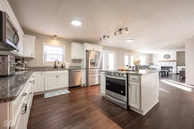 $380,000 | 32 Edgelea Drive, Greencastle, IN 46135