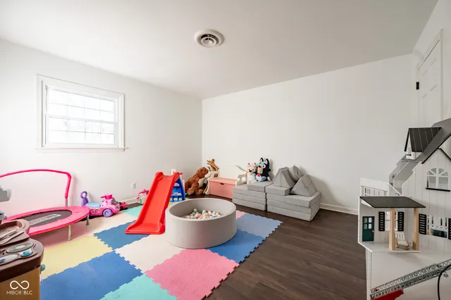 $380,000 | 32 Edgelea Drive, Greencastle, IN 46135