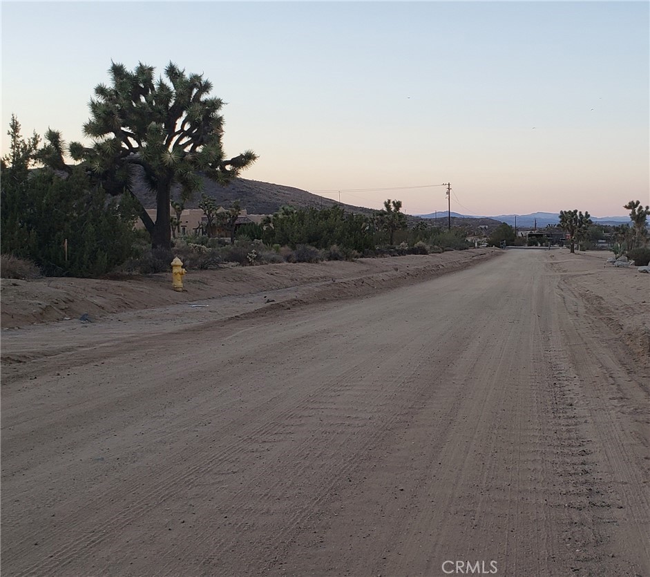 1234 Canton Street Yucca Valley, CA 92284 - Photo 20 of 27 a view of a terrace