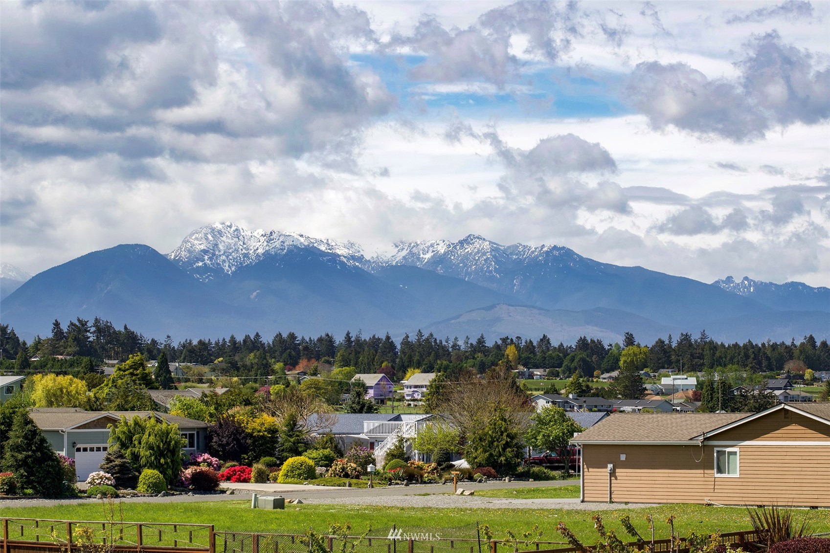 402 Marine Drive Sequim, WA 98382 - Photo 36 of 40 a view of city and mountain
