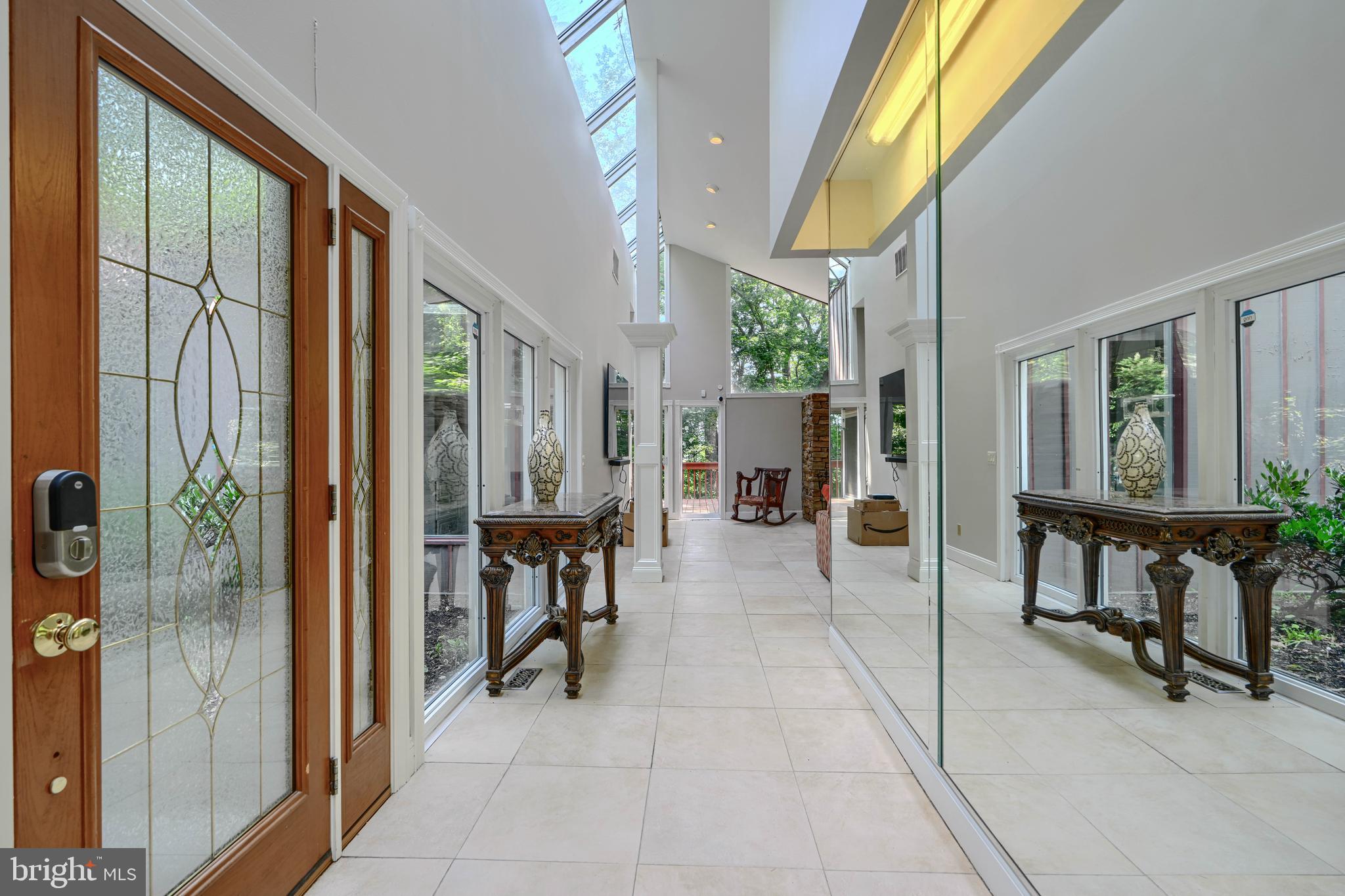 2101 Tufton Avenue Reisterstown, MD 21136 - Photo 5 of 125 Foyer