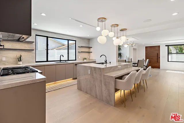 $12,950 | 13013 Killion Street, Sherman Oaks, CA 91401