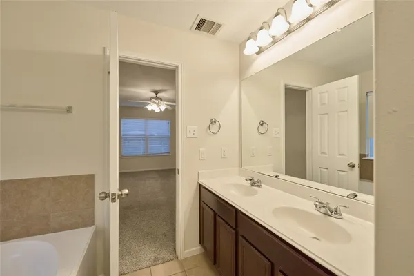 $2,250 | 12515 Lakeshore Drive, Montgomery, TX 77356