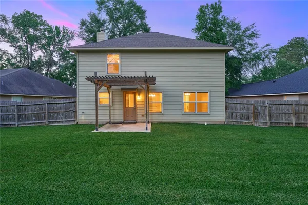 $2,250 | 12515 Lakeshore Drive, Montgomery, TX 77356