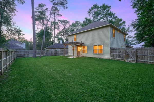 $2,250 | 12515 Lakeshore Drive, Montgomery, TX 77356