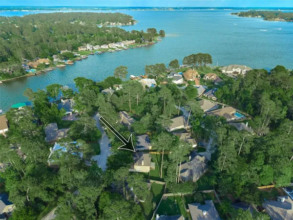 $2,250 | 12515 Lakeshore Drive, Montgomery, TX 77356