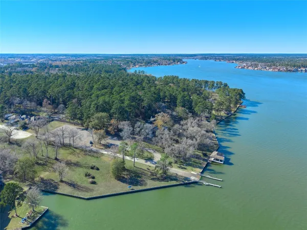 $2,250 | 12515 Lakeshore Drive, Montgomery, TX 77356
