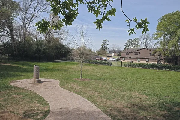 $2,250 | 12515 Lakeshore Drive, Montgomery, TX 77356