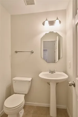 $2,250 | 12515 Lakeshore Drive, Montgomery, TX 77356