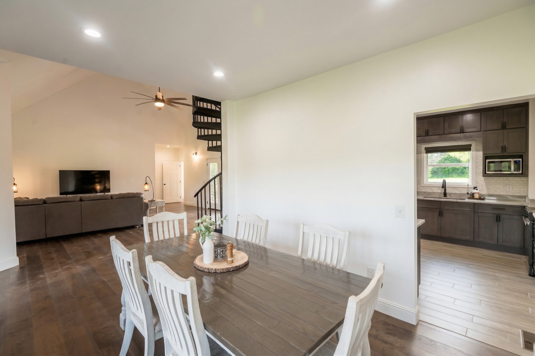 28 Henderson Road Lynchburg, TN 37352 - Photo 27 of 87 a living room with furniture and a wooden floor